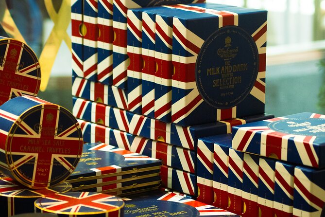 Changing of the Guard & Royal Food Tour with 15+ Tastings - Who will enjoy the food and royal mix