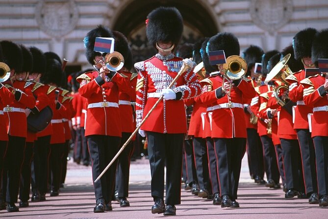 Changing of the Guard Walking Tour in London at Buckingham Palace - Buckingham Palace without the front-gate stop
