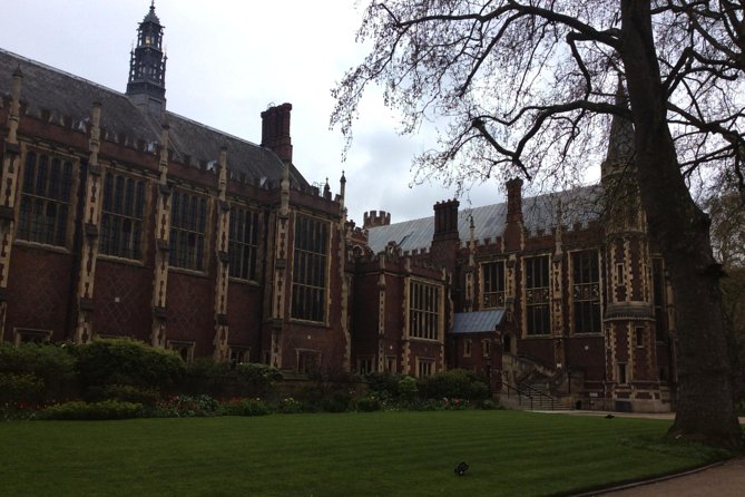Charles Dickens Private Walking Tour - Fleet Street, Literary Pubs, and the Old Bailey