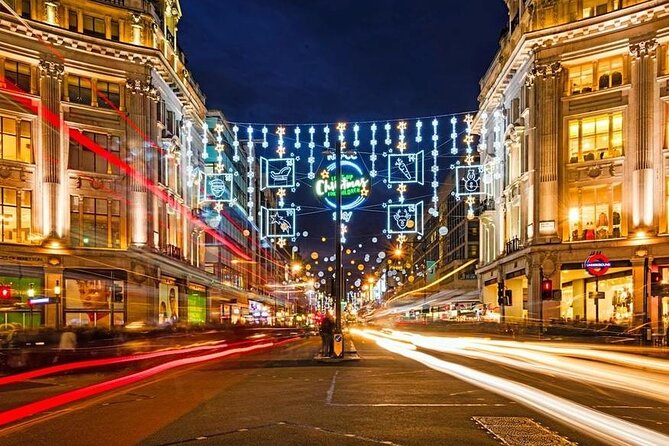 Christmas Lights Open-Top Bus Tour - Trafalgar Square’s Christmas tree