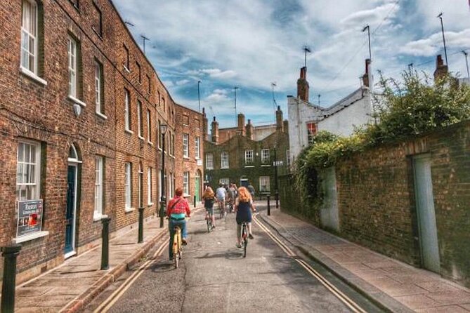 City & Secrets: Explore London's Hidden Gems - Cable Street and the old docklands
