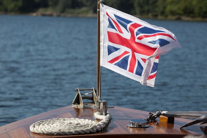 Coniston Water Wild Cat Island Cruise Yellow Route - What the guide adds to the hour