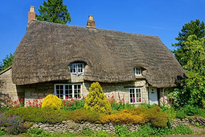 Cotswolds Countryside Tour by Coach: Villages, Views, and Lunch - What the guide and coach setup mean