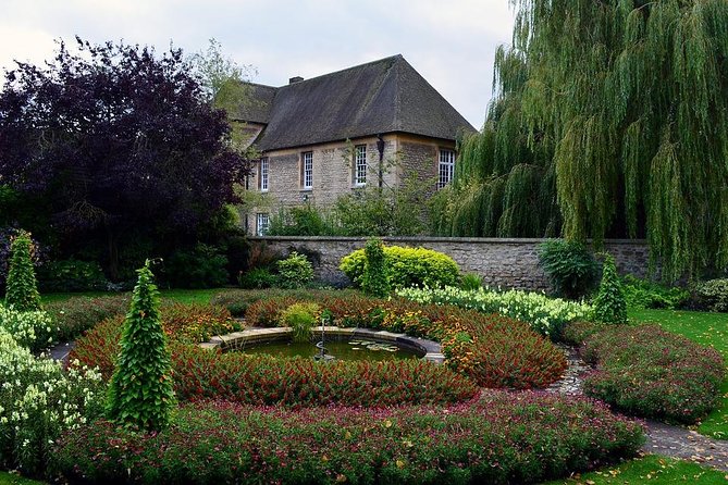 Cotswolds Villages and Oxford Full Day Tour from London - Food, comfort, and the value of the $109.57 price