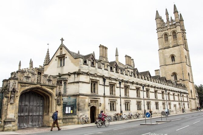CS Lewis & Tolkien Tour with Magdalen Entry Public tour 13.45 - From the Radcliffe Camera to the Bodleian Library
