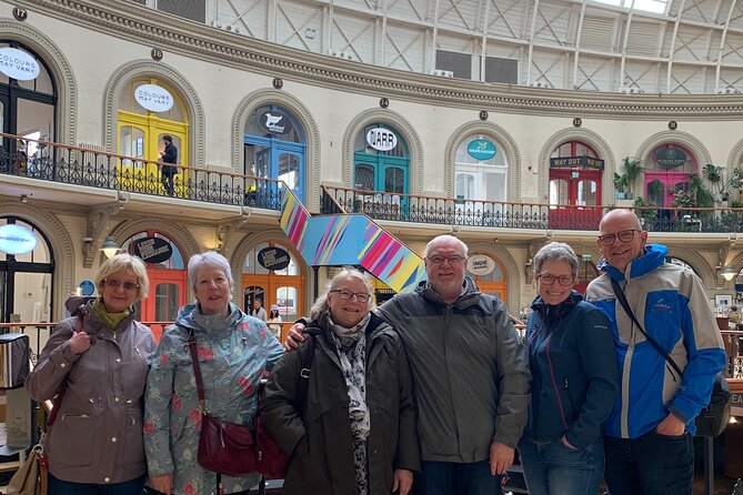 Daily Leeds City Walking Tour (10:30am) - Town Hall and Art Gallery: Leeds makes its first impression