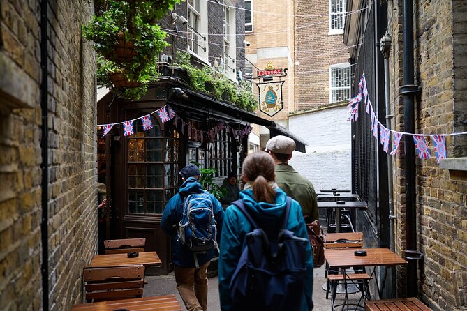 Devour London Historical Pub Tour:Traditional British Food & Ales - The Old Bell Tavern offers a lighter pause