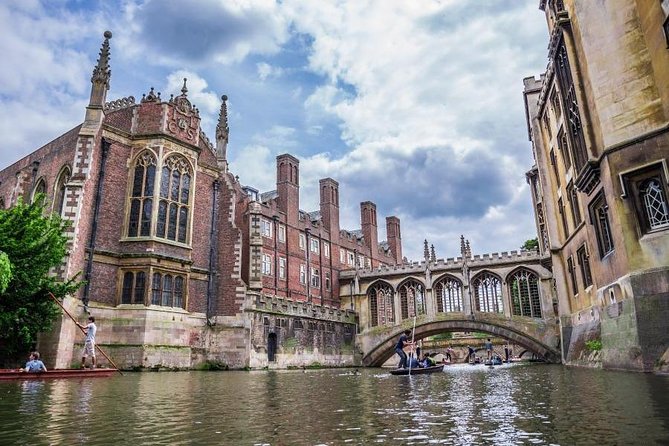 Discover Oxford and Cambridge with Guide from London by Coach - The price and what it really covers