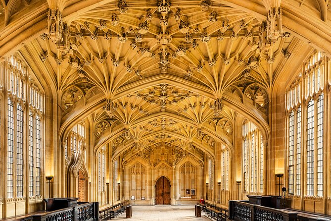 Discover Oxford University with Recent Graduate - Inside the Divinity School