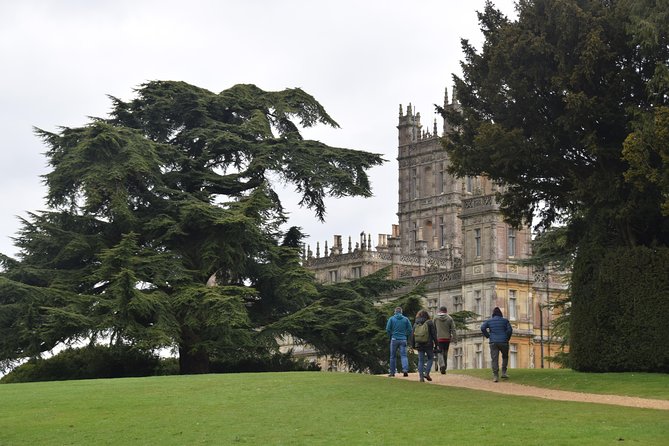 Downton Abbey and Village Coach Tour from London with Highclere - What the guides add to the day
