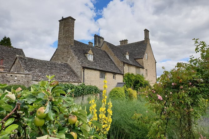 Downton Abbey Day In The Cotswolds Tour - Lunch at The Swan Inn