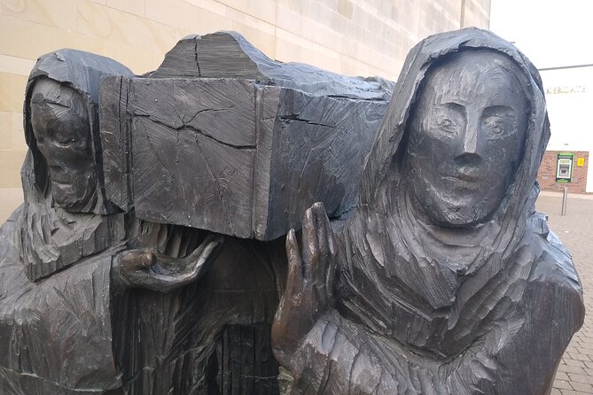 Durham City Walking Tour - Saddler Street and the old approach to the centre