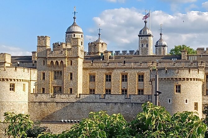 Easy Access Tower of London Crown Jewel Torture and Executions - Why the Tower of London works best with a guide