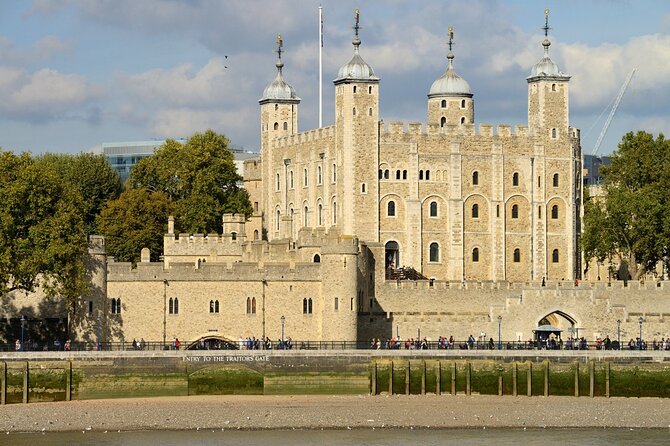 Easy Access Tower of London Crown Jewel Torture and Executions - Ravens, Beefeaters, and daily royal duties