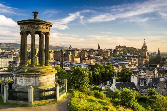 Edinburgh Rail Trip from London with Castle entry and Hop-on Hop-off bus - Reserved seats help, but first class is not essential