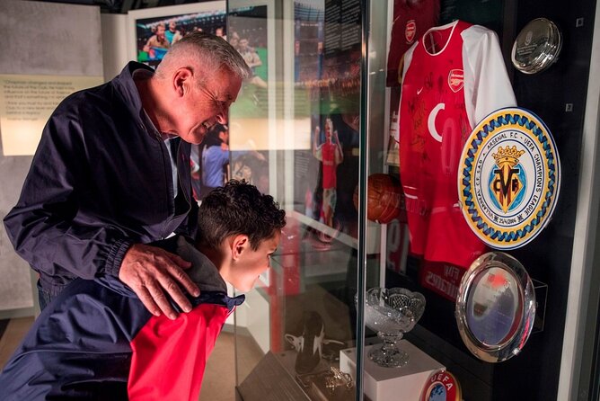 Emirates Stadium and Arsenal Museum Entrance Ticket Including Audio Guide - Walking the Players’ Tunnel Toward the Pitch