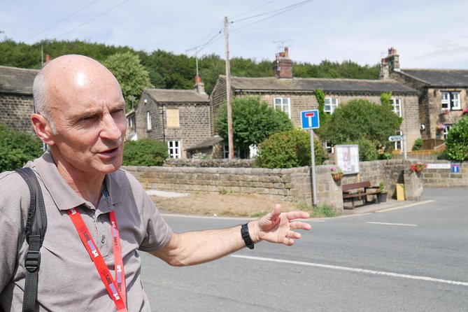 Emmerdale Classic Locations Bus Tour from Leeds - Emmerdale Farm and the older filming places