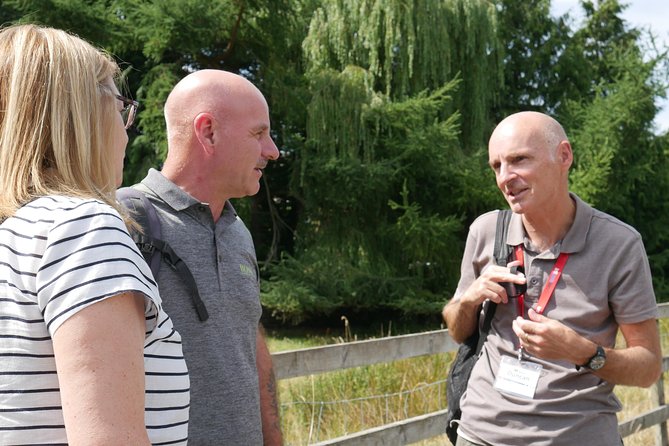 Emmerdale Classic Locations Bus Tour from Leeds - The guide and the value of live commentary