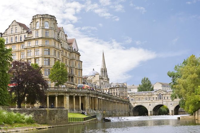 England in One Day: Stonehenge, Bath, the Cotswolds and Stratford-upon-Avon Day Trip from London - Starting at Victoria and settling into the coach