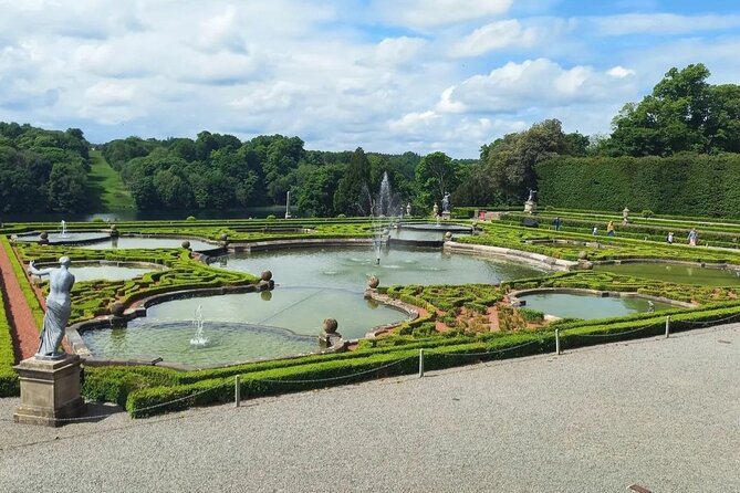 Exclusive Blenheim Palace &Cotswolds Private Day Tour from London - Walking Burford Hill and the High Street