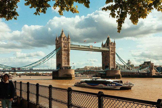 Family Friendly London Private City Tour - Borough Market for a local bite