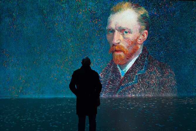 Frameless - Immersive Art Experience in London - The World Around Us fills the room with nature and cities