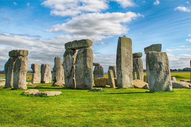 From Birmingham Stonehenge and Bath Day Tour - Stonehenge: two hours with the prehistoric stones