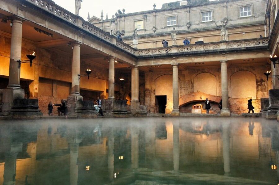 From Cambridge: Guided Day Tour to Bath and Stonehenge - What the small group changes