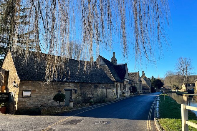 From London: Cotswolds Guided Trip Including Bourton-on-the-Water - Broadway Tower and the nuclear bunker