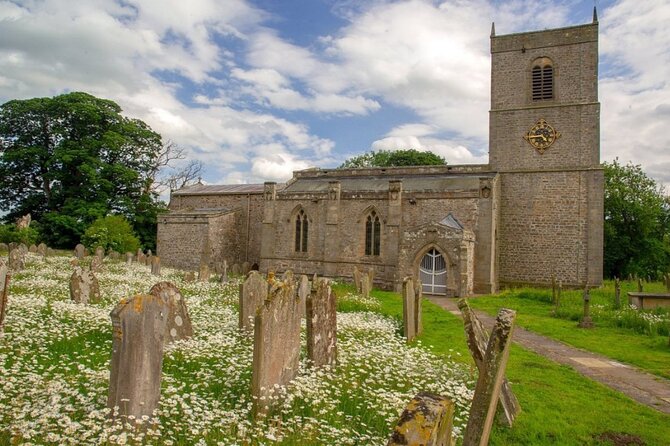 Full-Day Discovering All Creatures Great and Small Tour of Yorkshire - Driver-guides make or break the day