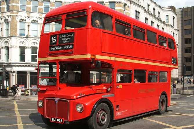 Full Day Private Walking Tour with Skip-the-Line Tower of London - London Bridge and the City’s layered past