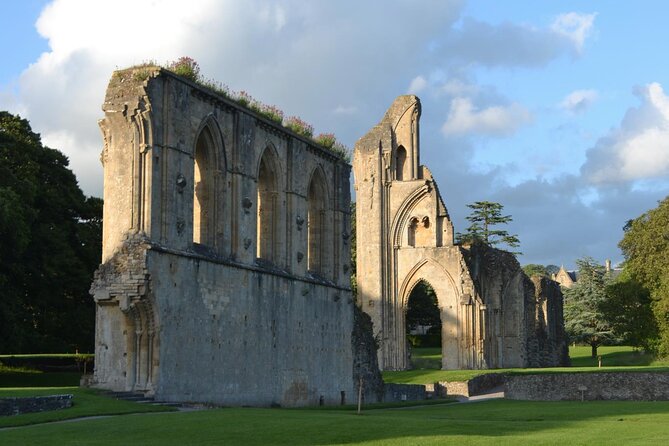 Full-Day Tour of Glastonbury - Chalice Well and the search for the Holy Grail