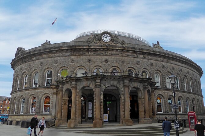 Fun, Flexible Treasure Hunt Around Leeds with Cryptic Clues & Hidden Gems - Leeds Town Hall and a change of pace