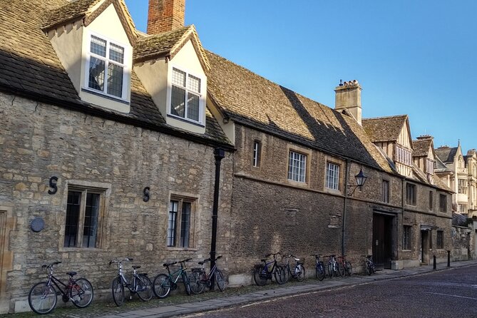 Fun, Flexible Treasure Hunt Around Oxford with Cryptic Clues & Hidden Gems - The Bodleian Library rewards careful observation