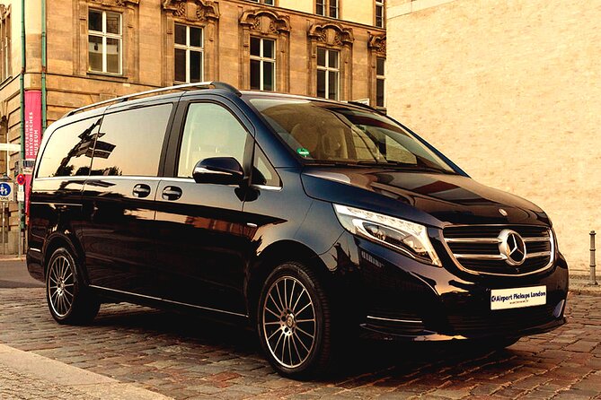 Gatwick Airport to Central London taxi transfers - From name board to London hotel door