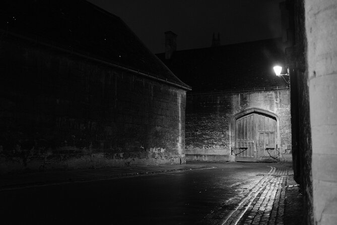 Ghost Tour of Oxford - A Ten-Minute Pause at the King’s Arms