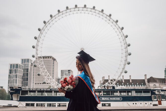 Gorgeous Influencer Photography Experience Trip in London - Starting at Westminster Bridge and the London Eye