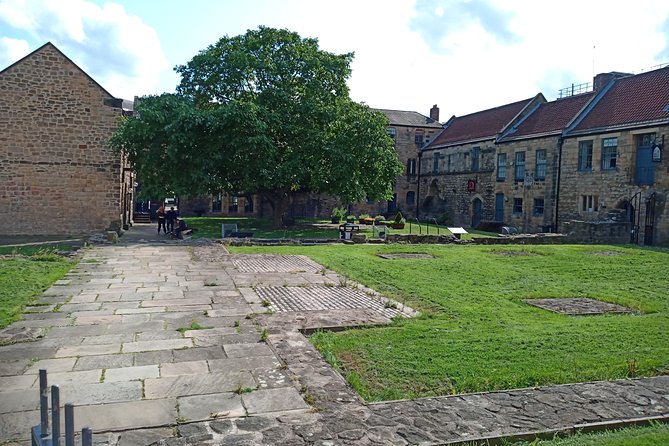 Guided City Walking Tour of Newcastle - Start at Grey’s Monument in the heart of Grainger Town