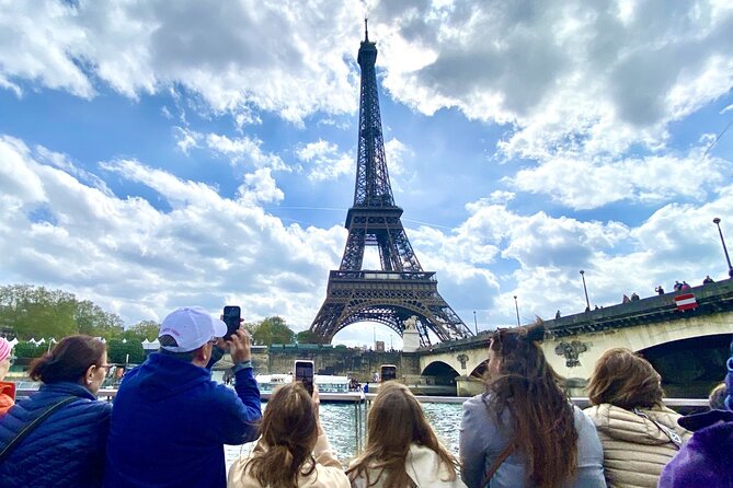 Guided Paris Day Trip from London by Train with Seine Cruise - St Pancras and the Eurostar start