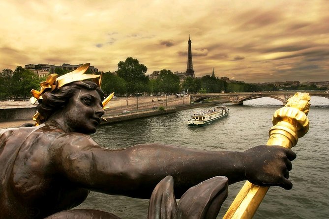 Guided Paris Day Trip from London by Train with Seine Cruise - What the guides add to the day