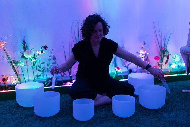 Guided relaxation and sound bath - What happens inside the Quantum Field