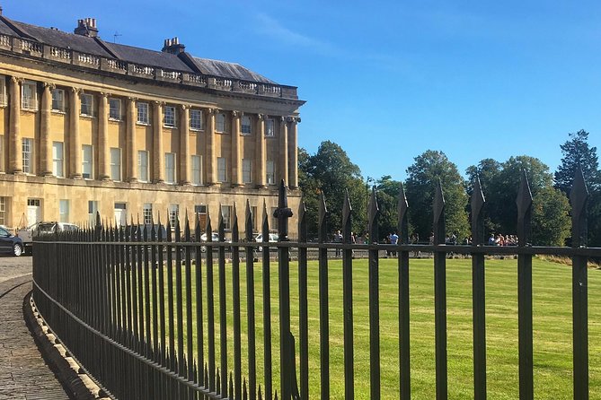 Guided tour to Bath & Stonehenge from Cambridge by Roots Travel. - A 13-hour schedule requires stamina