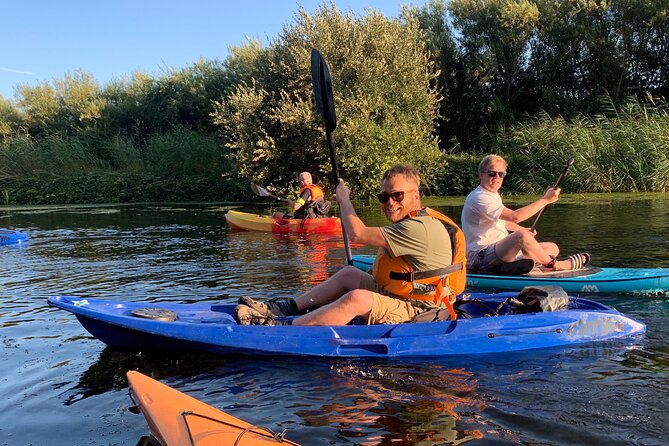 Half Day Guided Canoe Trip in Totnes - The halfway stop adds comfort without breaking the mood