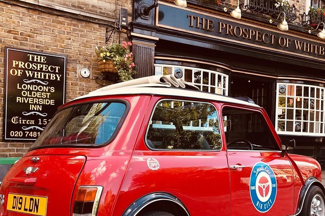 Half Day Tour in a classic Mini Cooper - The famous cathedral and the final city views