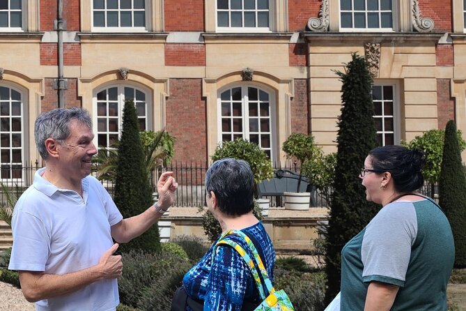 Hampton Court Guided Tour. Full day Access & High Tea - Two hours inside Henry VIII’s palace