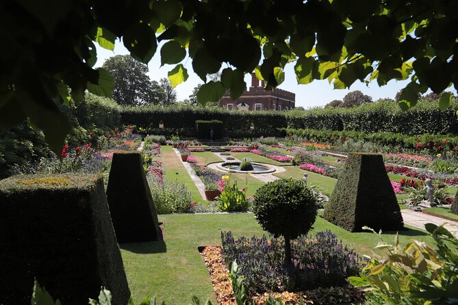 Hampton Court Guided Tour. Full day Access & High Tea - Your free time after tea