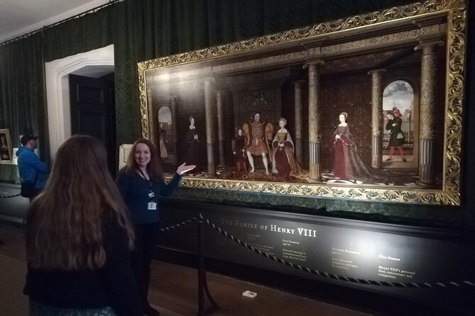 Hampton Court Palace Private Guided Tour - William III’s Baroque Apartments Change the Mood