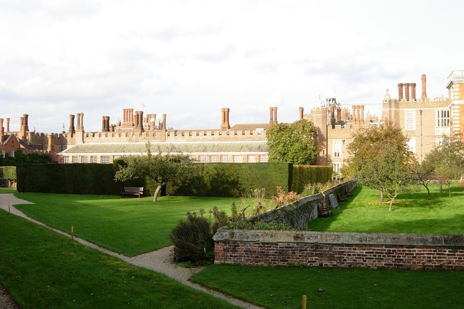Hampton court palace private tour from London - Why Hampton Court makes a fine half-day from London