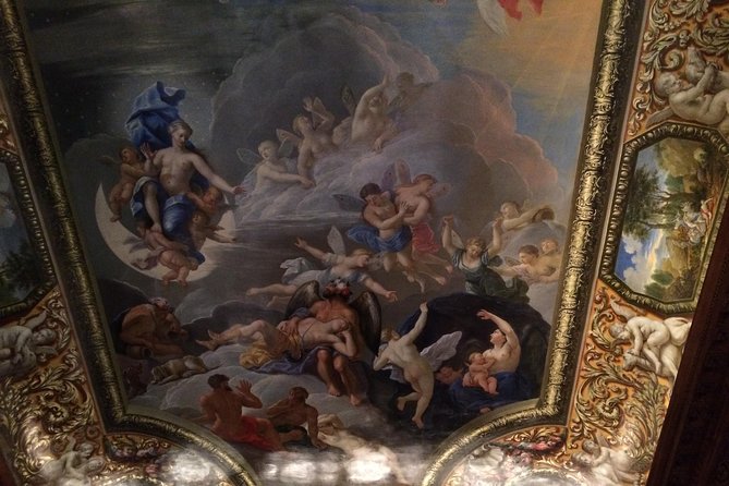Hampton court palace private tour from London - The maze, tennis court, gardens, and Thames views