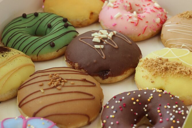 Handcrafted Donuts & Tea: Brighton's Artisan Sweet Treat Tour - Brighton Palace Pier supplies the seaside finish